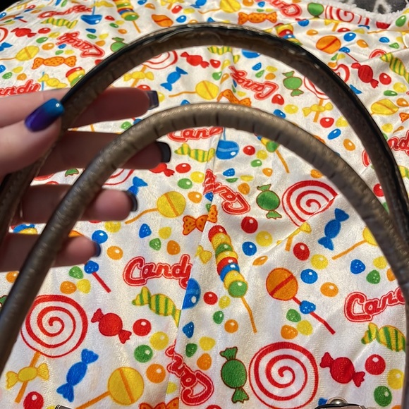 Guess purse - Picture 2 of 8